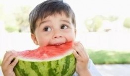 娱乐吃瓜酱小孩子好哄,娱乐吃瓜酱教你一招好哄小孩子