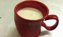 自制爆料奶昔的做法视频,简单易学，夏日清凉饮品新选择
