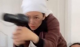 爆料一姐打女儿视频,女儿被打视频引发社会关注
